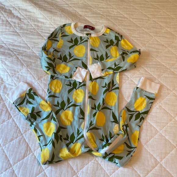 Milkbarn Other - 🍋NWOT Milkbarn pjs with lemon print